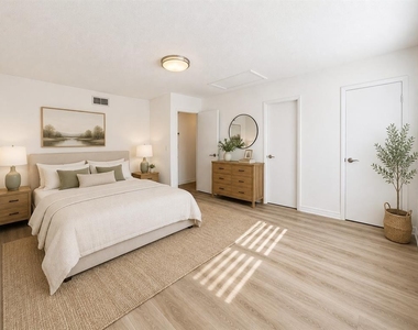 1255 Sophie Boulevard - Photo Thumbnail 14
