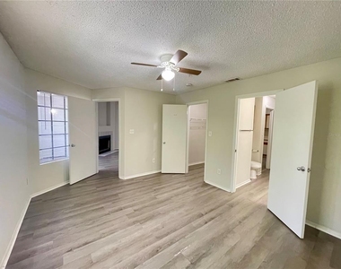 199 Afton Square - Photo Thumbnail 17