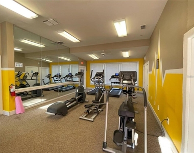 199 Afton Square - Photo Thumbnail 28