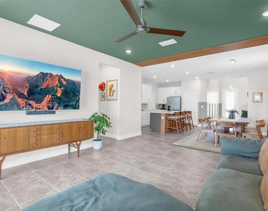 2019 Sunshine Peak Drive - Photo Thumbnail 17