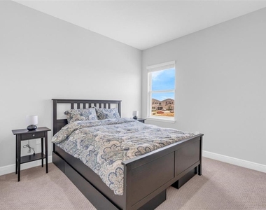 2019 Sunshine Peak Drive - Photo Thumbnail 30