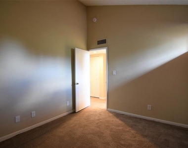 1068 E Michigan Street - Photo Thumbnail 20