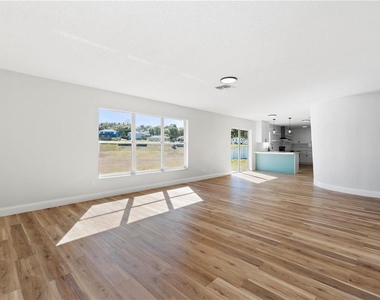 1893 Vale Drive - Photo Thumbnail 7