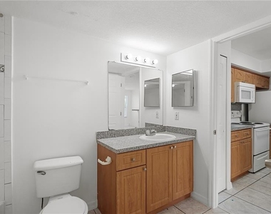 2204 Key West Court - Photo Thumbnail 12