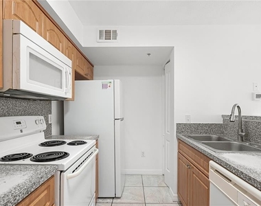 2204 Key West Court - Photo Thumbnail 14