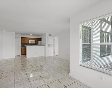 2204 Key West Court - Photo Thumbnail 6