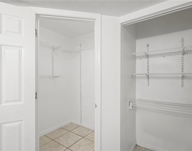 2204 Key West Court - Photo Thumbnail 21