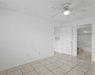 2204 Key West Court - Photo Thumbnail 18