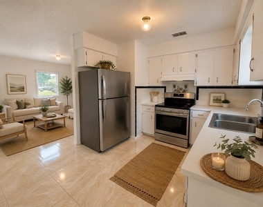 206 S 20th Street - Photo Thumbnail 1