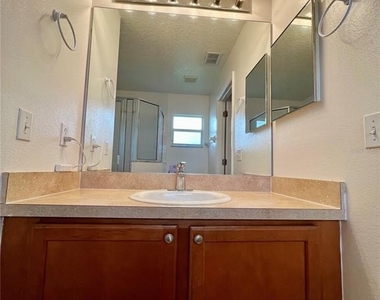 2637 Shelby Ruth Place - Photo Thumbnail 16