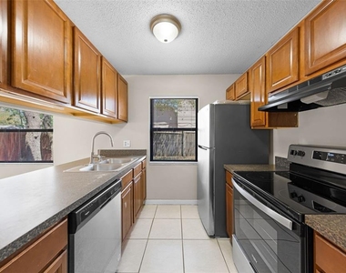 2530 Kamnic Court - Photo Thumbnail 3