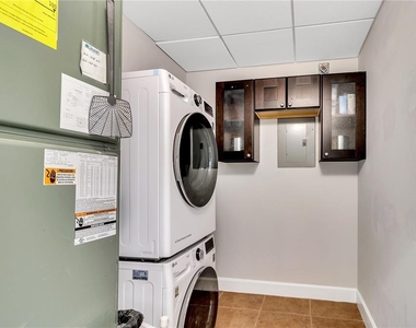 151 E Washington Street - Photo Thumbnail 23