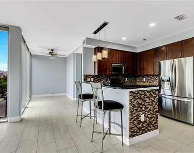 151 E Washington Street - Photo Thumbnail 9