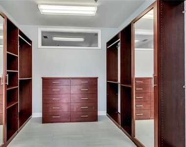 151 E Washington Street - Photo Thumbnail 18