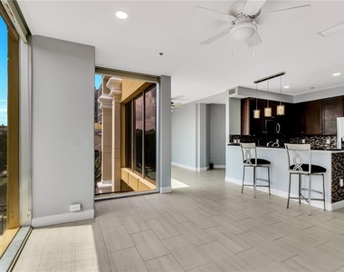 151 E Washington Street - Photo Thumbnail 8