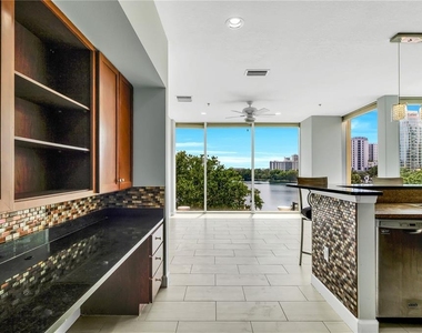 151 E Washington Street - Photo Thumbnail 12