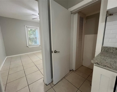 127 1/2 W Palmetto Avenue - Photo Thumbnail 7