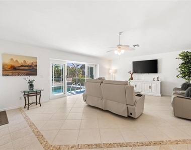 21489 Sheridan Run - Photo Thumbnail 16