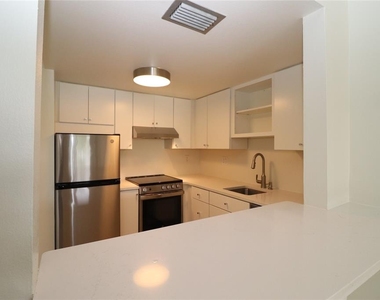 618 Orange Drive - Photo Thumbnail 3