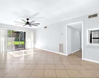 3272 S Semoran Boulevard - Photo Thumbnail 4
