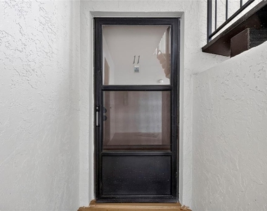 3272 S Semoran Boulevard - Photo Thumbnail 2