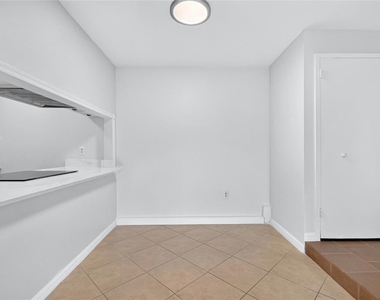 3272 S Semoran Boulevard - Photo Thumbnail 7