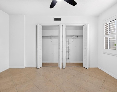 3272 S Semoran Boulevard - Photo Thumbnail 14