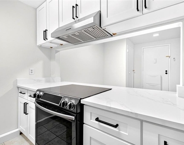 3272 S Semoran Boulevard - Photo Thumbnail 10