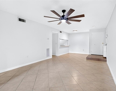3272 S Semoran Boulevard - Photo Thumbnail 6
