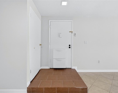 3272 S Semoran Boulevard - Photo Thumbnail 3