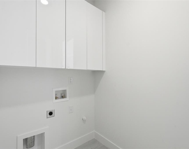 8472 Agate Street - Photo Thumbnail 25