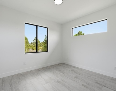 8472 Agate Street - Photo Thumbnail 23