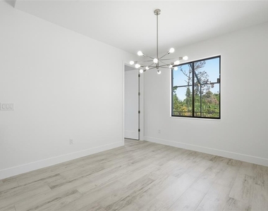 8472 Agate Street - Photo Thumbnail 12