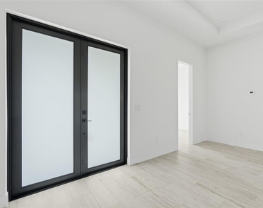 8472 Agate Street - Photo Thumbnail 3