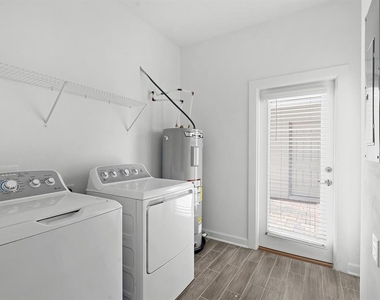 3039 Ella Way - Photo Thumbnail 13
