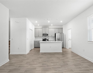 3039 Ella Way - Photo Thumbnail 8