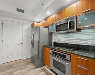 231 Riverside Drive - Photo Thumbnail 9