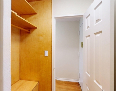 West 45th Street - Photo Thumbnail 3