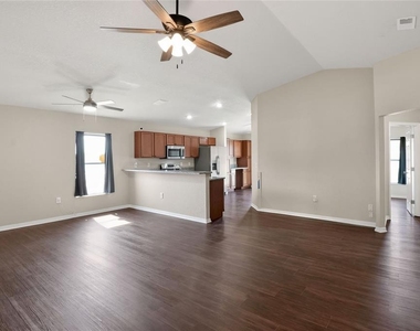 780 Overlook Grove Drive - Photo Thumbnail 9