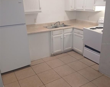 2525 Nw 62nd Place - Photo Thumbnail 3