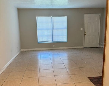 2525 Nw 62nd Place - Photo Thumbnail 4