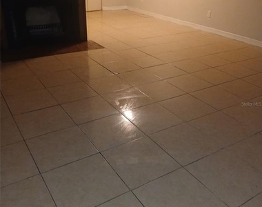 2525 Nw 62nd Place - Photo Thumbnail 5