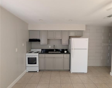 803 Nw 40th Avenue - Photo Thumbnail 4