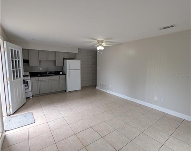 803 Nw 40th Avenue - Photo Thumbnail 3
