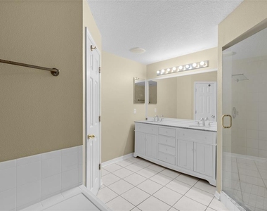 148 Country Lakes Circle - Photo Thumbnail 8