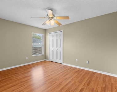 148 Country Lakes Circle - Photo Thumbnail 10
