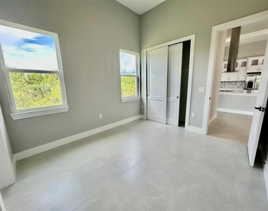 8147 Tracy Circle - Photo Thumbnail 21