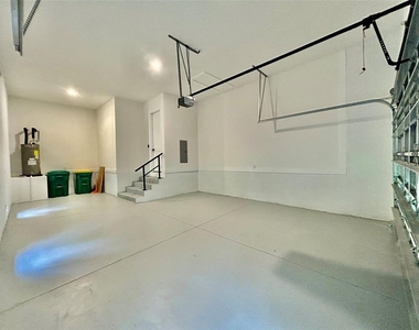 8147 Tracy Circle - Photo Thumbnail 24