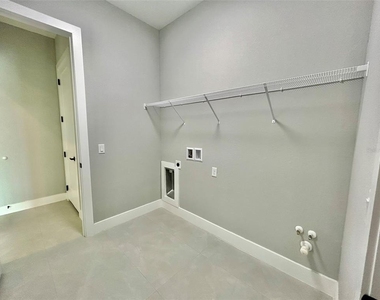 8147 Tracy Circle - Photo Thumbnail 23