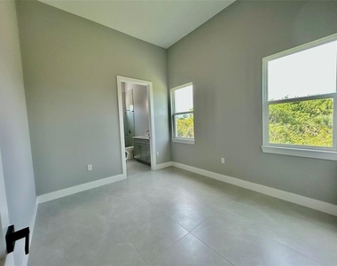 8147 Tracy Circle - Photo Thumbnail 20